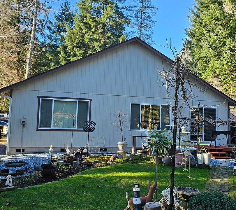 2nd image of 521 E Balmoral Way