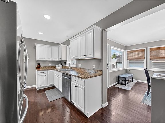 4th image of 16168 Brinbourne Ave