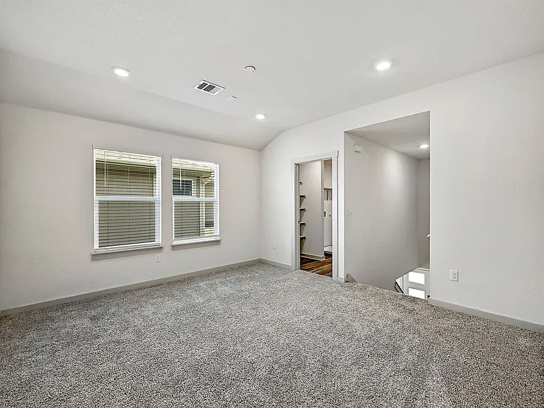 109 Cupreata Ln — Photo 14