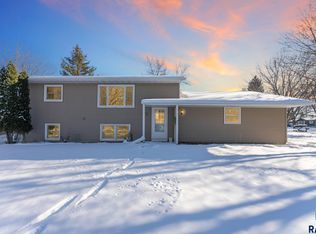 3936 S Morrow Dr, Sioux Falls, SD 57106