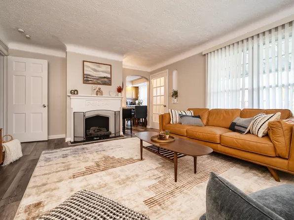 3722 Bainbridge Rd, Cleveland Heights, OH 44118