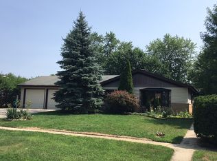 215 Westview St, Hoffman Estates, IL 60169