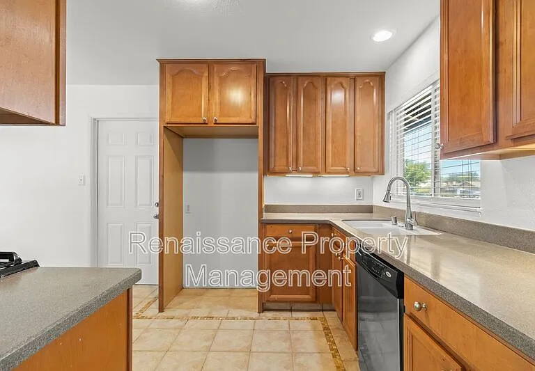 5619 N El Dorado St — Photo 14