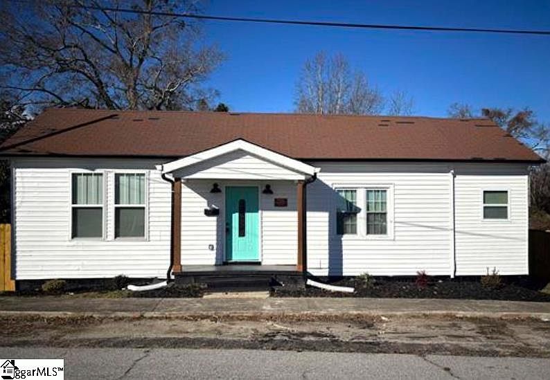 1st image of 200 Spring St