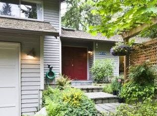 9515 SE 69th St, Mercer Island, WA 98040