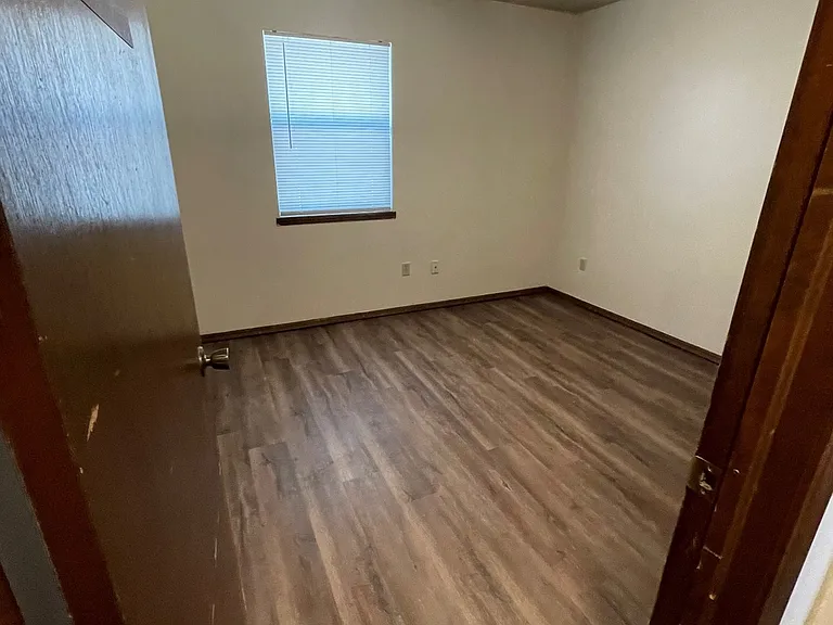 1123 S Blakeley St — Photo 5