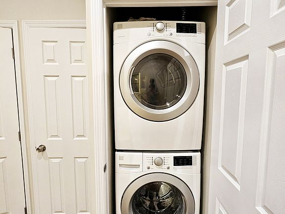 3rd image of 223 W 115th St APT 1