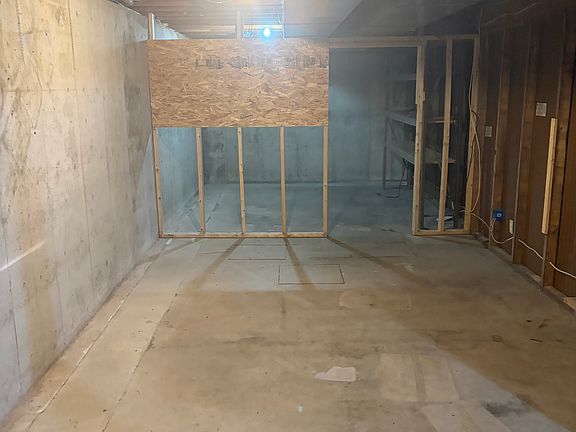 5th image of 204 Tower Rd #33