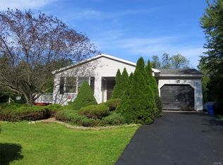 132 Bunker Hill Rd, Oswego, NY 13126