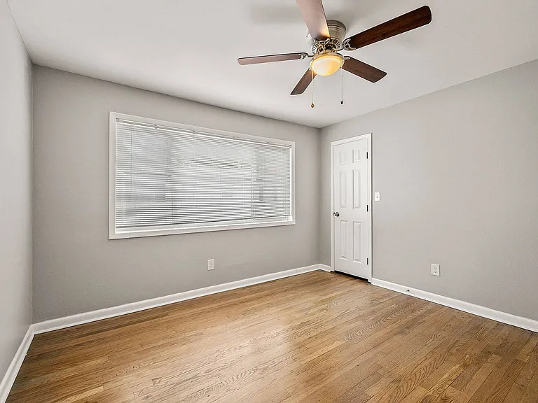 Balfour Chastain — Photo 6