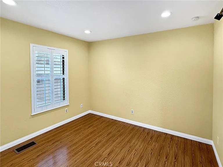 965 E Del Mar Blvd #6 — Photo 15