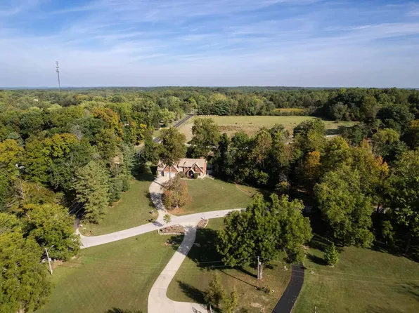 4496 W Tanglewood Rd, Bloomington, IN 47404