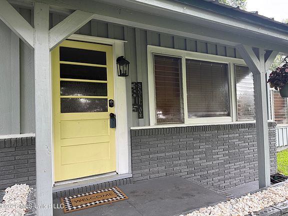 2nd image of 3815 Scovel Ave