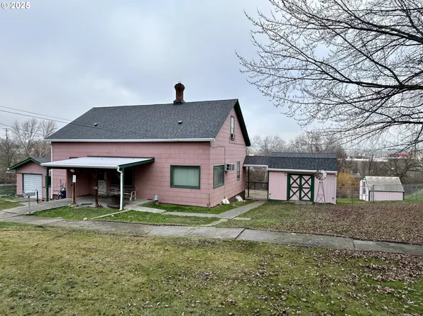 823 W 8th St, The Dalles, OR 97058