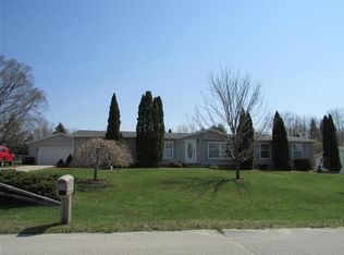 2071 N Pioneer Rd, La Porte, IN 46350