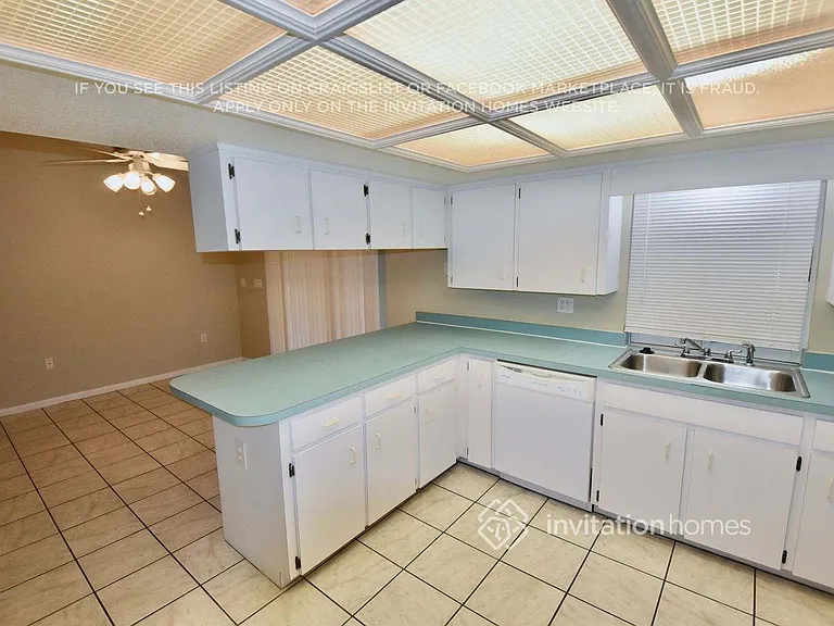 7028 Doehring Dr — Photo 7