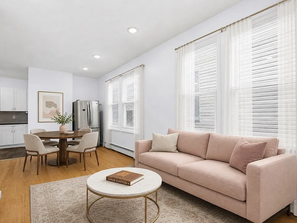344 Danforth Ave #1