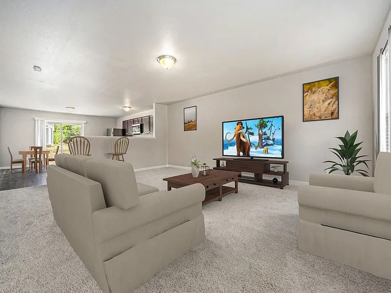 5662 Alten St — Photo 3