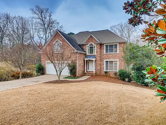 2nd image of 2302 Tall Timbers Ln
