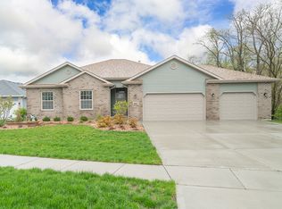 805 E Short Dr, Coal City, IL 60416