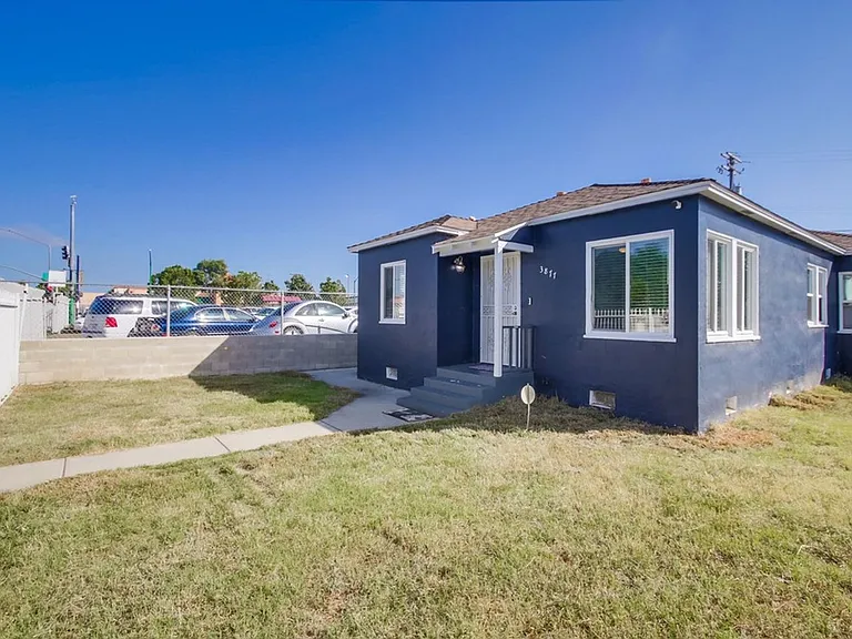 3877 Chamoune Ave — Photo 25