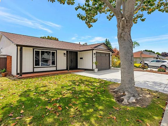 2nd image of 3152 San Andreas Dr