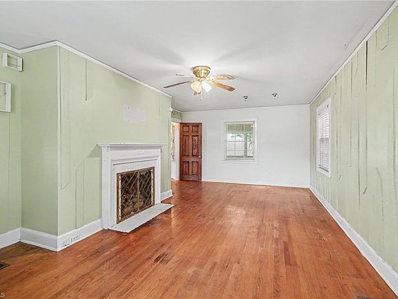 2nd image of 112 Erwin St