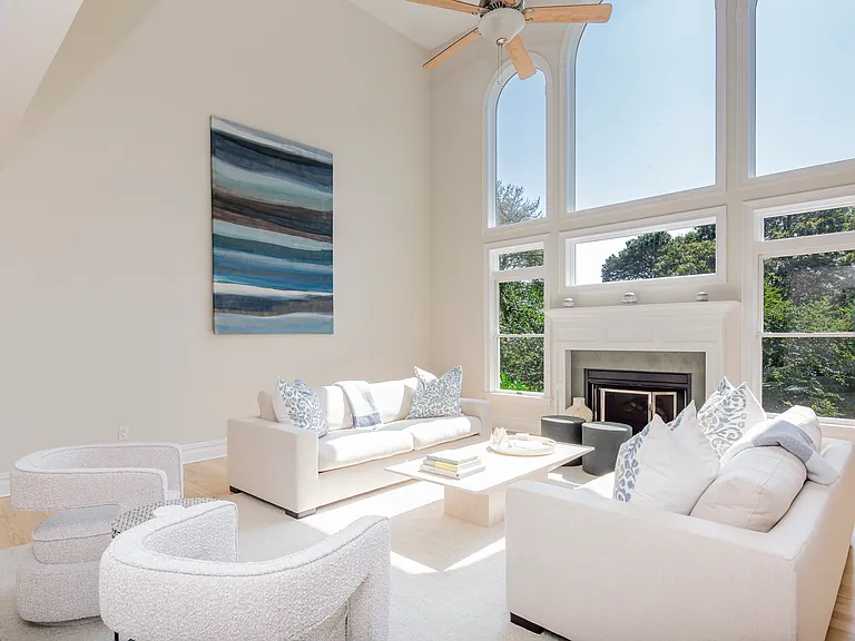 360 Canoe Place Rd — Photo 9