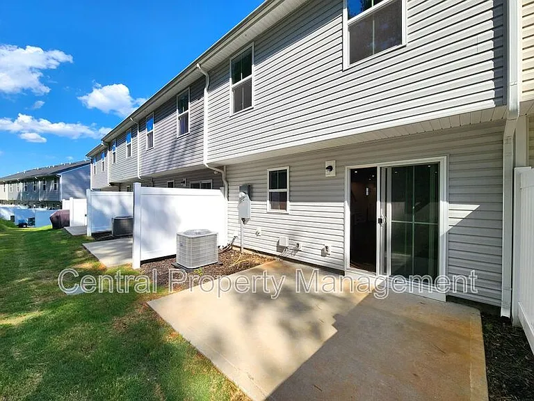 165 Sarnesfield Way — Photo 44