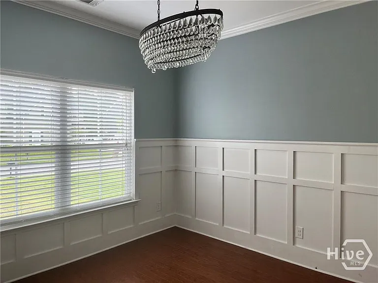 73 Waverly Ln — Photo 2