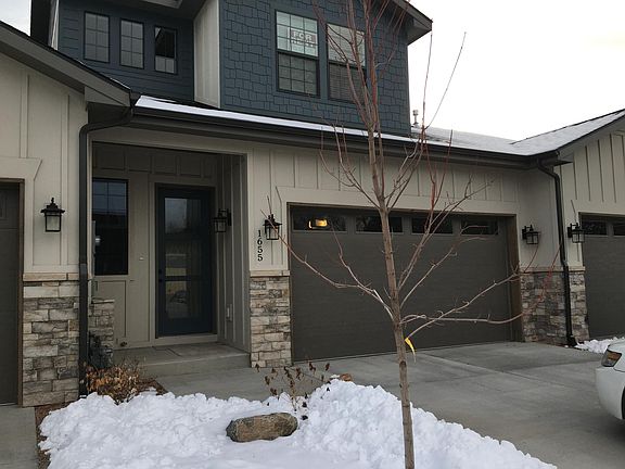 Entry showing 2 car garage