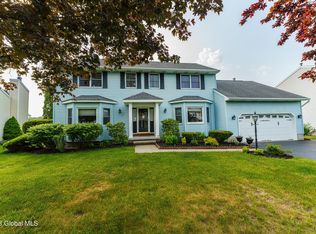 32 Berkshire Dr, Albany, NY 12205