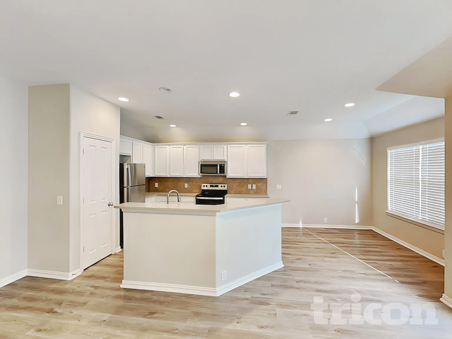 225 Bison Meadow Drive Waxahachie TX — Photo 4