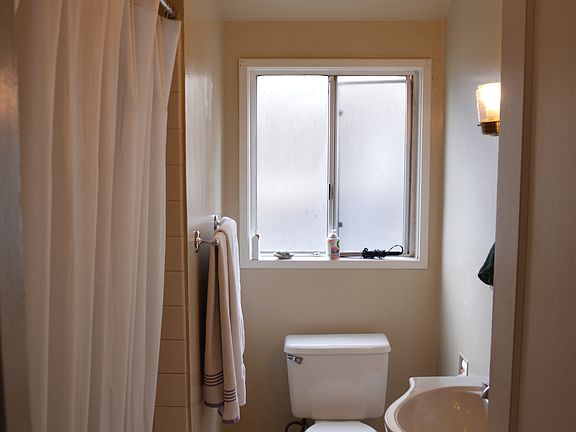 4th image of 317 Palm Ave #B