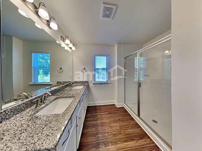 1079 Ashlyn Ct — Photo 15