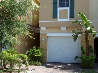 909 Pipers Cay Dr, West Palm Beach, FL 33415