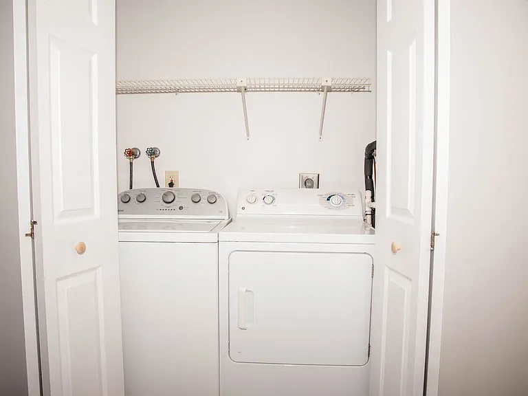 33 E Park St — Photo 36