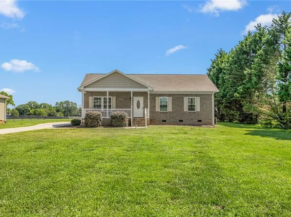 5930 Old 421 Rd, Liberty, NC 27298