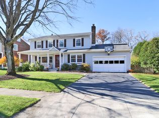 142 Hunter Rd, Fairfield, CT 06824