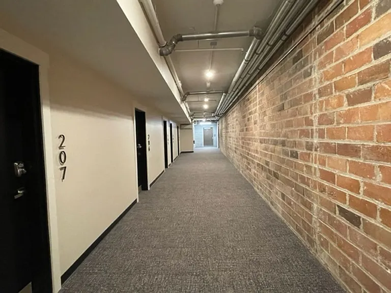 Beautiful Apartments West Grand Neighborhood — Photo 26