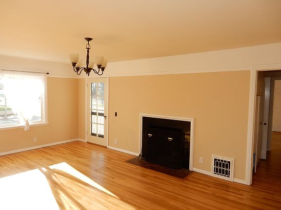 5th image of 4311 E Ocean Blvd