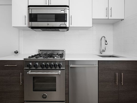 4th image of 218 E 5th St APT 1W