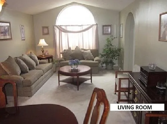 631 Blossom Hill Ln — Photo 2
