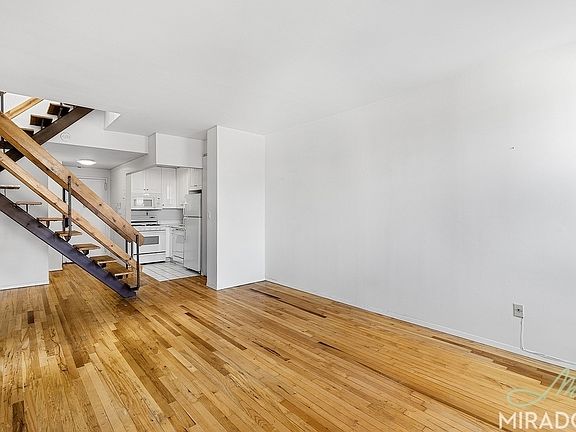 4th image of 304 E 20th St Ph H