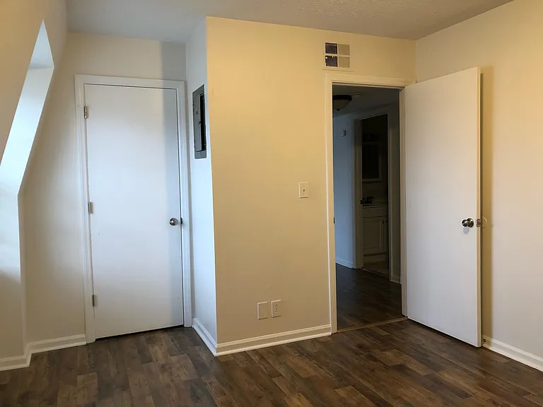 904 Plaza Dr #11 — Photo 33