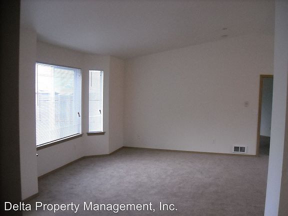 3rd image of 5204 124th Pl NE #B