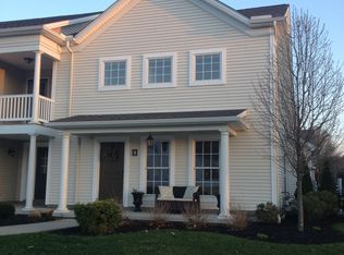 8 Cambridge Gln #8, Columbiana, OH 44408