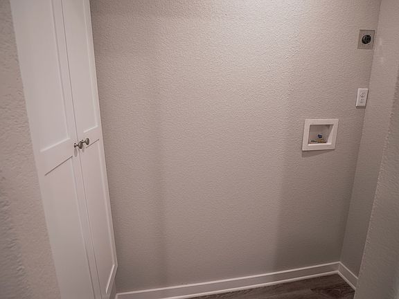 5th image of 702 N Littleleaf Ter