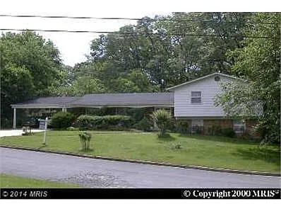 2411 Mistletoe Pl photo 1