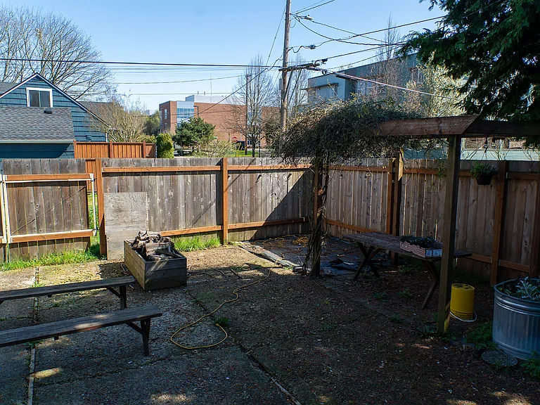 2609 NE Liberty St — Photo 5